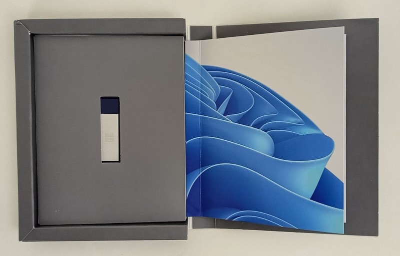 Microsoft Windows 11 Pro USB Flash Drive English Physical English - OB gallery