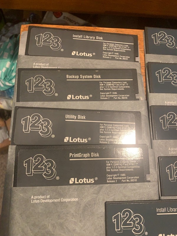 LOTUS 123 1-2-3 Release 2 Software 5.25" Floppy 1985 Computer Program Disks Only gallery