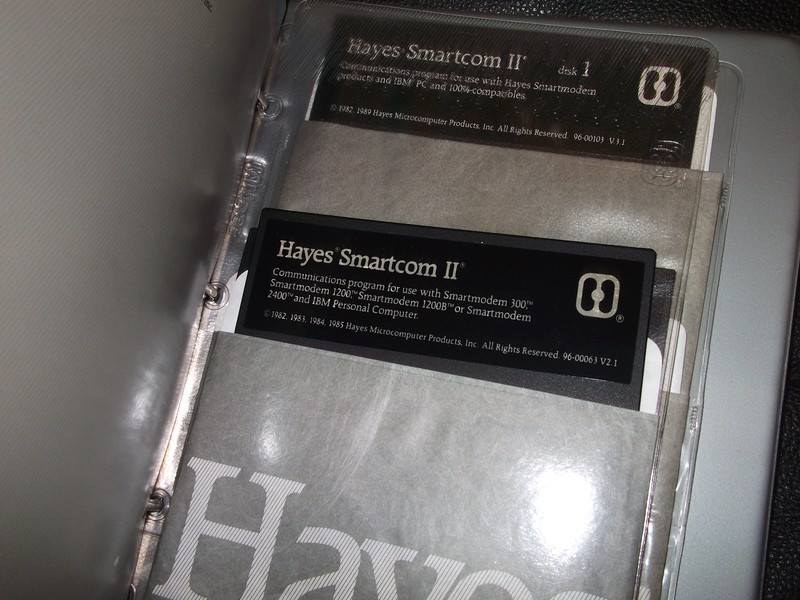 LOT#3 HAYES SMARTCOM II VINTAGE SOFTWARE with (4)DISKETTES RARE gallery