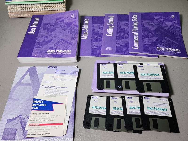 Vintage Apple Macintosh Software 3.5" Floppy Disks Lot & Manual/Paperwork Lot gallery