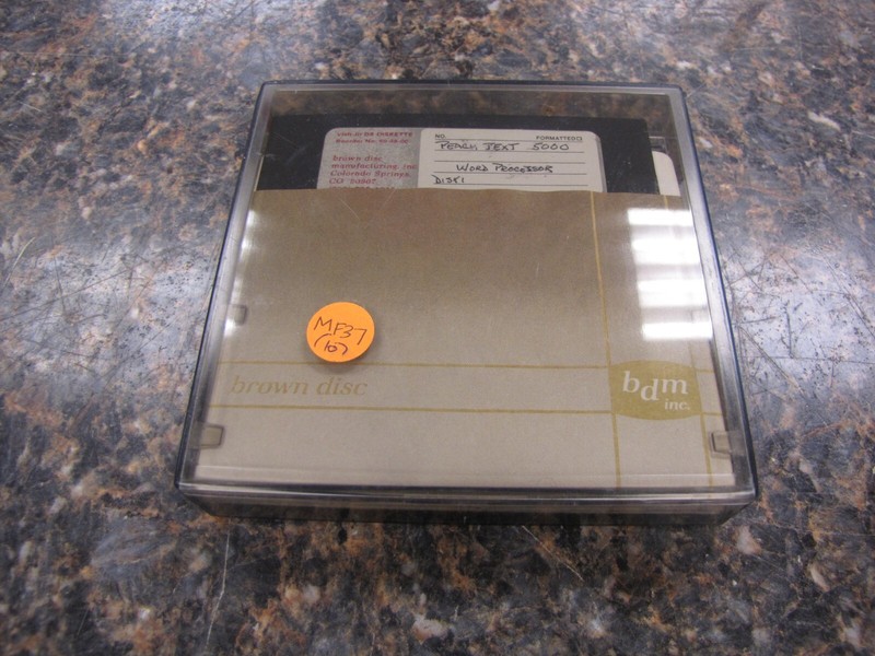 Lot of (10) Vintage Peach Text 5000 Software 5.25" Disks W/Box - MF37 gallery