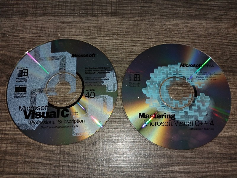 Large Lot Of 33 Microsoft CD-ROMs Productivity OS & Utility Discs for Windows PC