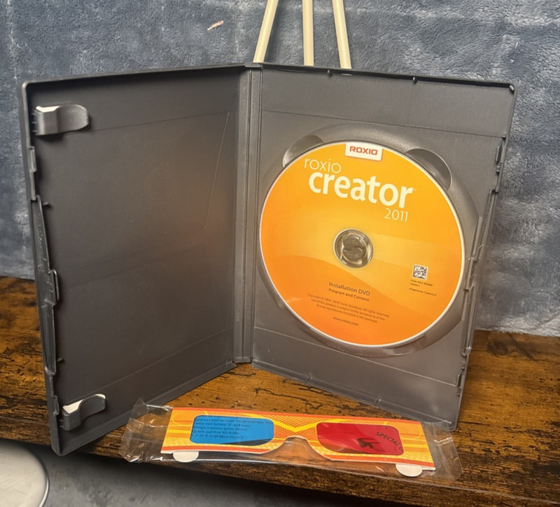 Roxio Creator 2011 Software Windows Video Audio Photo Editing 3-D Glasses W/Key gallery