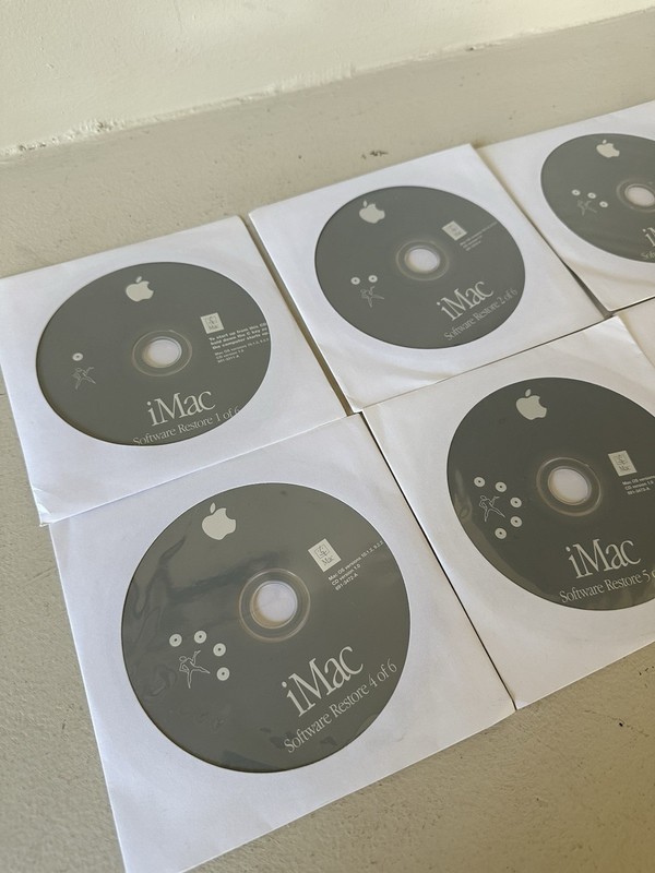 iMac Software Restore CD Disc Version 10.1.2 9.2.2 (6 Discs) gallery
