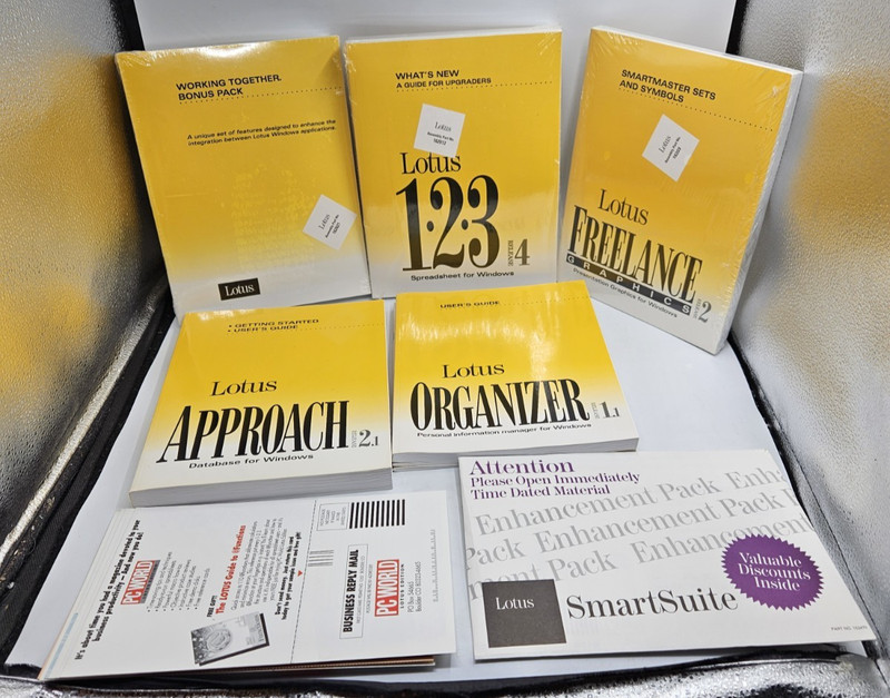 Lotus SmartSuite w/Release 2.1 IBM/Windows - Manuals and Paperwork Only gallery