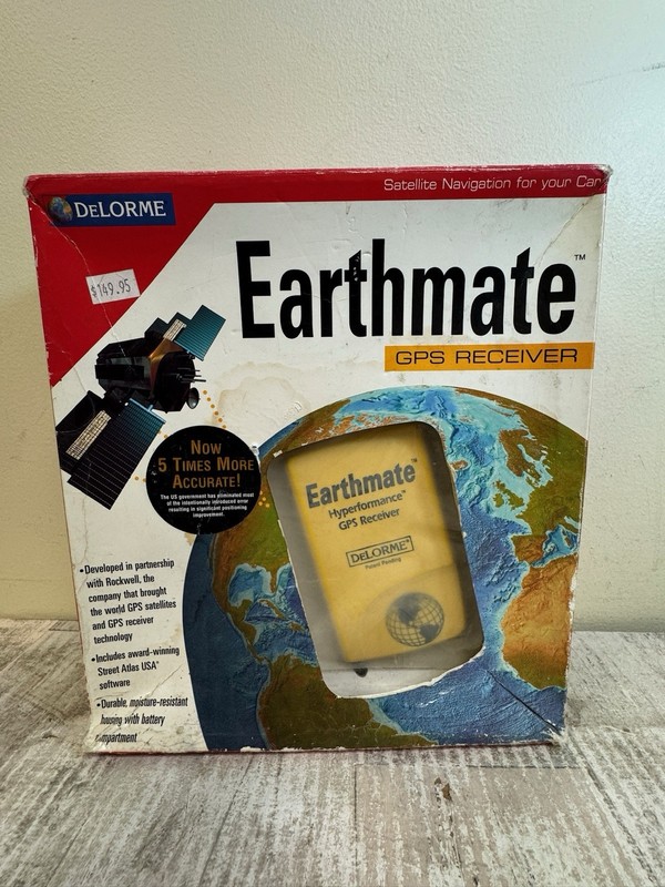 DeLorme Earthmate Satellite Navigation GPS Receiver cds,maps and more !
