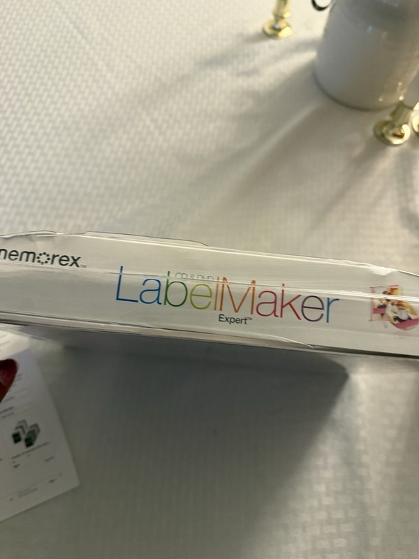 Memorex LabelMaker Expert CD & DVD Label Maker for Windows 98SE/Me/2000/XP gallery