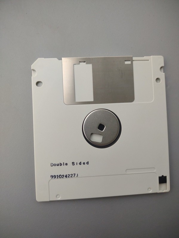 Weltris IBM PC 3.5 Floppy Disk Vtg Computer Game Spectrum Holobyte 720k gallery