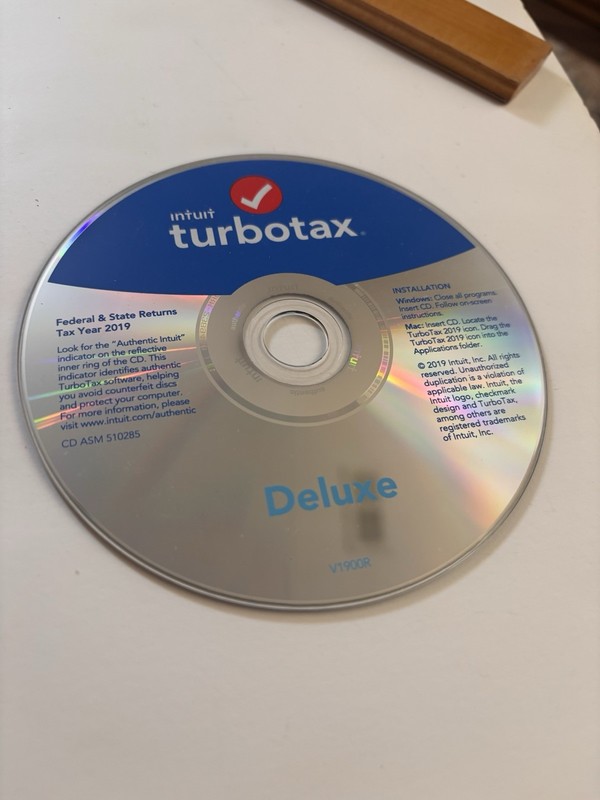 Intuit TURBOTAX DELUXE 2019 Federal/State Physical CD PC Mac – Disc Only
