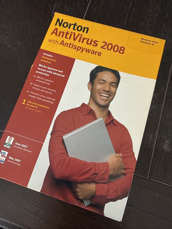 Symantec Notron AntiVirus 2008, CD Edition, for Windows XP Home / Pro gallery