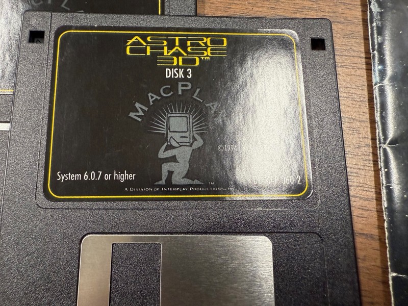Vintage Macintosh software : Astro Chase 3D - Manual and Software gallery