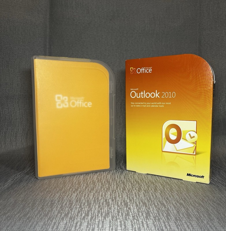 Genuine Microsoft Office 2010 Home and Student Family Pack for 3 PCs RETAIL Box