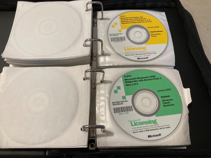 Microsoft Technet Plus CD Subscription Binder Discs - 2000-2001 gallery
