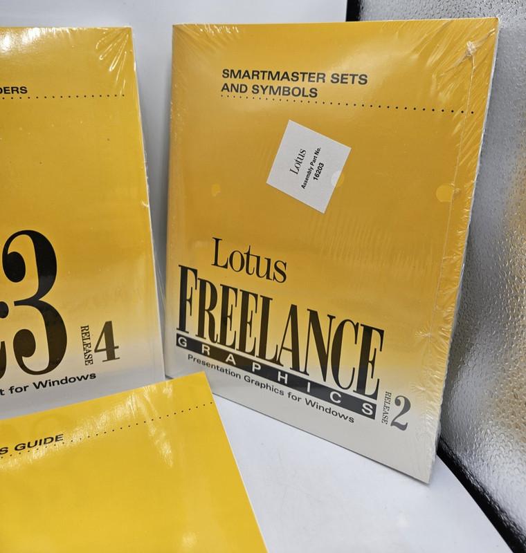 Lotus SmartSuite w/Release 2.1 IBM/Windows - Manuals and Paperwork Only gallery