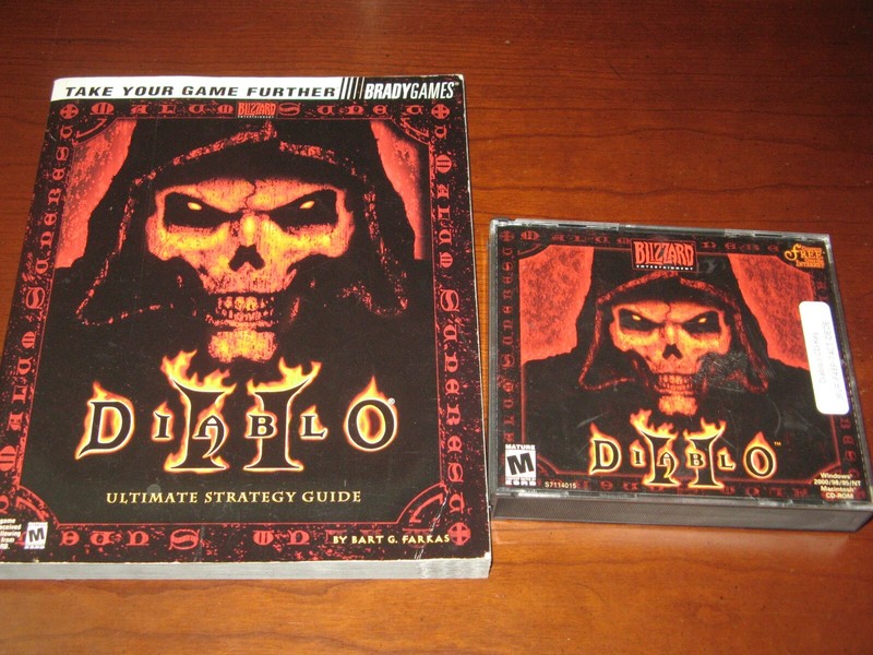 Diablo II PC CD-ROM disks + Ultimate Strategy Guide Windows/Macintosh Blizzard