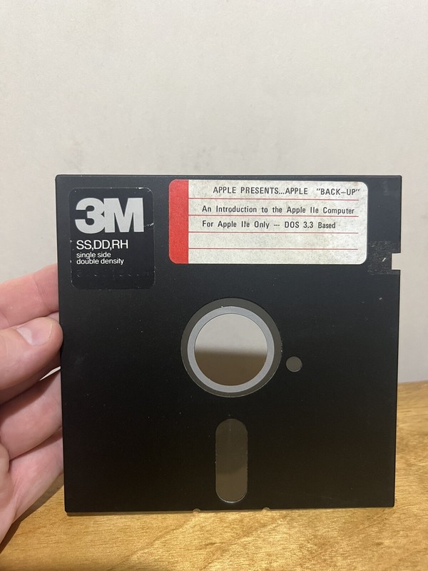 Vintage Apple IIe Computer Backup Introduction To The IIe DOS 3.3 5.25” Floppy
