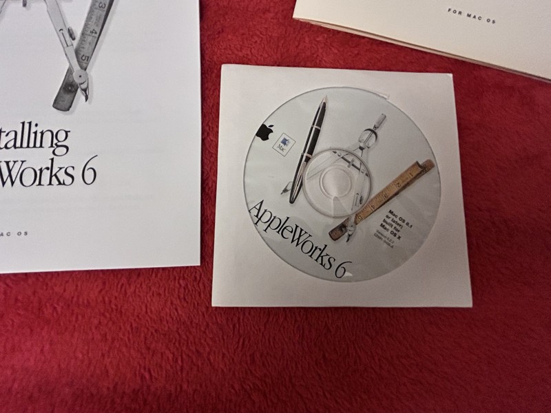AppleWorks 6 for Mac OS X w/ original box, CD and guide books 2001 gallery