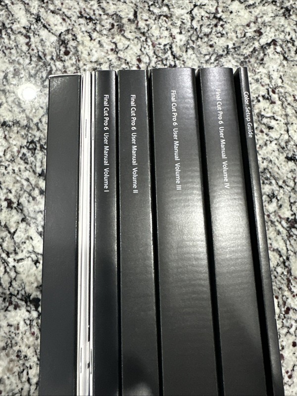 Apple Final Cut Studio 2 Editing Software Complete with Manuals & 9 Cd’s gallery