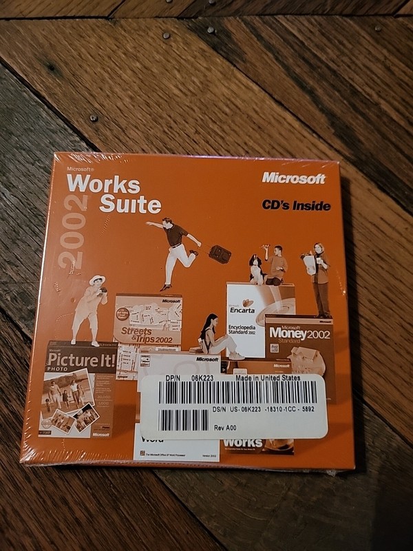 Microsoft WORKS SUITE 2002 CD Disc Product Key Word Encarta Money NOS