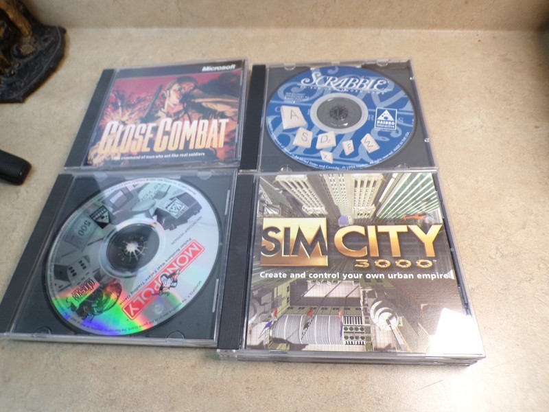 Lot of various software for PC City of Villains Spore Codename Nina SimCity gallery