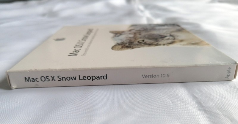Apple Mac OS X Snow Leopard 10.6 Retail MC223Z/A Box Manuals Mint Condition gallery