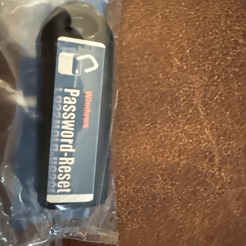 Windows Password Reset Recovery Premium V5.9. 8GB Thumb Drive X0016VH91 gallery