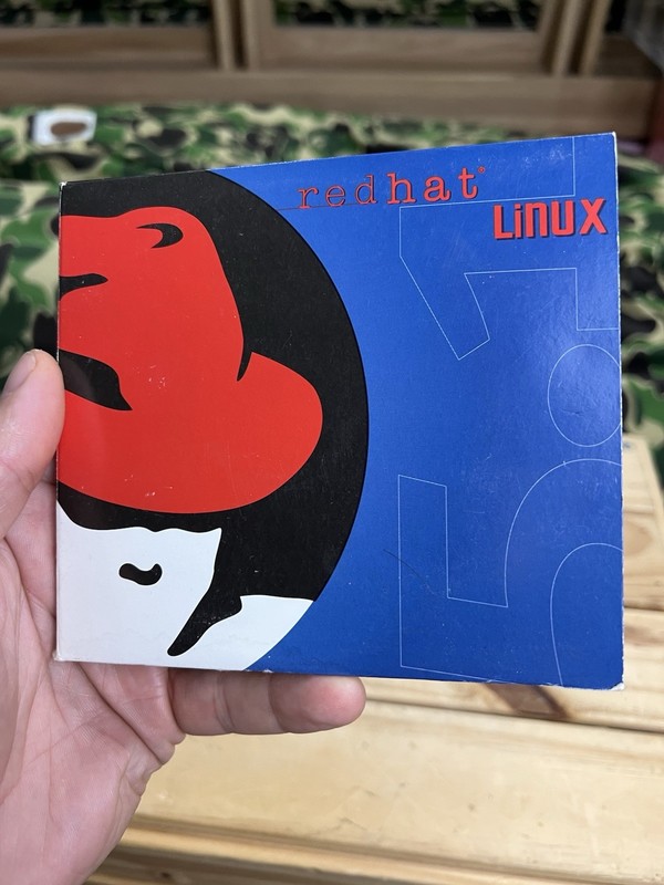 The Complete Redhat Linux 5.1 Operating System – CD-ROMs