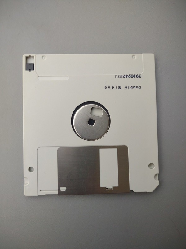 Weltris IBM PC 3.5 Floppy Disk Vtg Computer Game Spectrum Holobyte 720k gallery