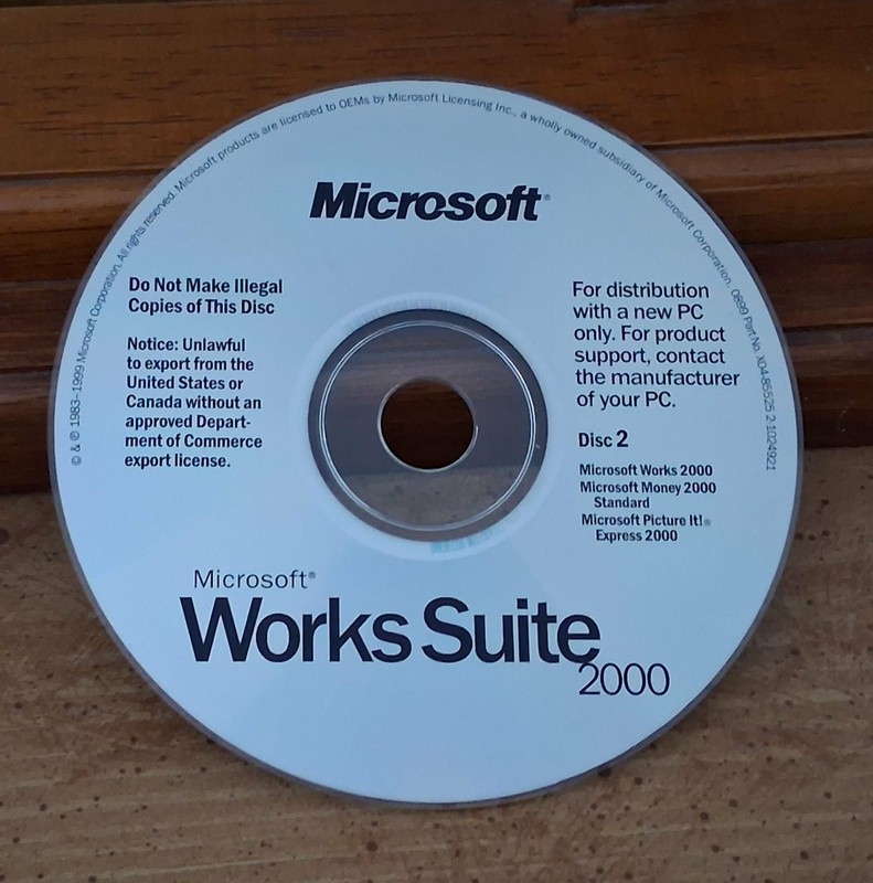Microsoft Works Suite 2000 - 7 CD-ROM Set gallery