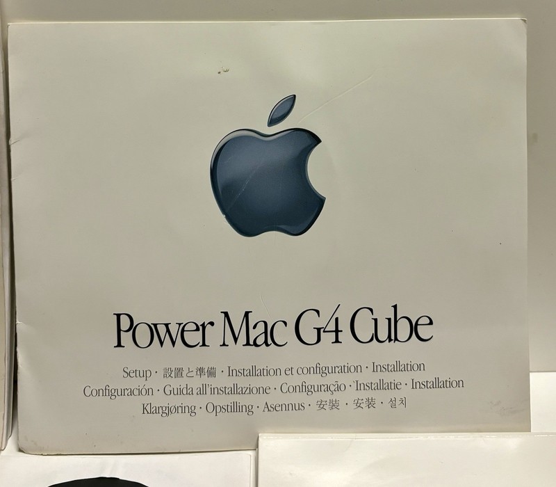 Apple Power Mac G4 Cube Manual & CD / Disc Lot gallery