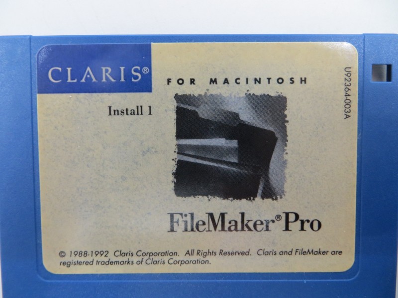 FileMaker Pro 3.5" Floppy Disks For Macintosh 1992 Claris Computer Program discs gallery