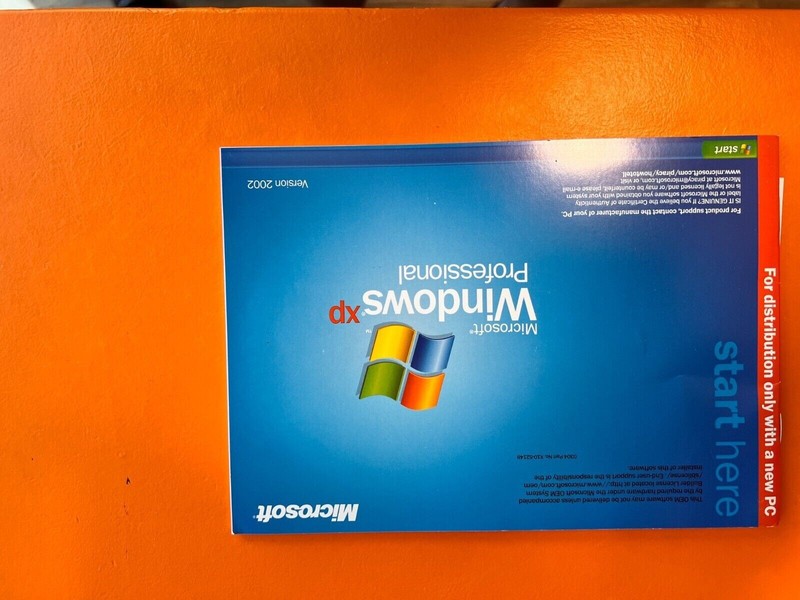Microsoft Windows XP Pro Key and Disk Service pack 2 Open box new