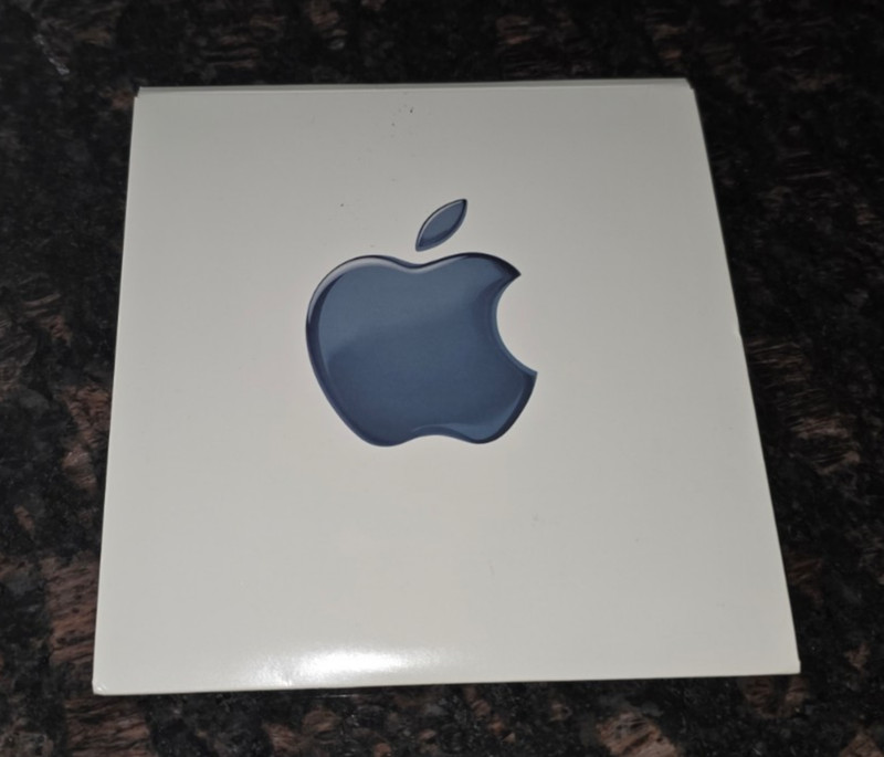 Apple Macintosh iMac (2000) Software Media Pack 600-8319 gallery