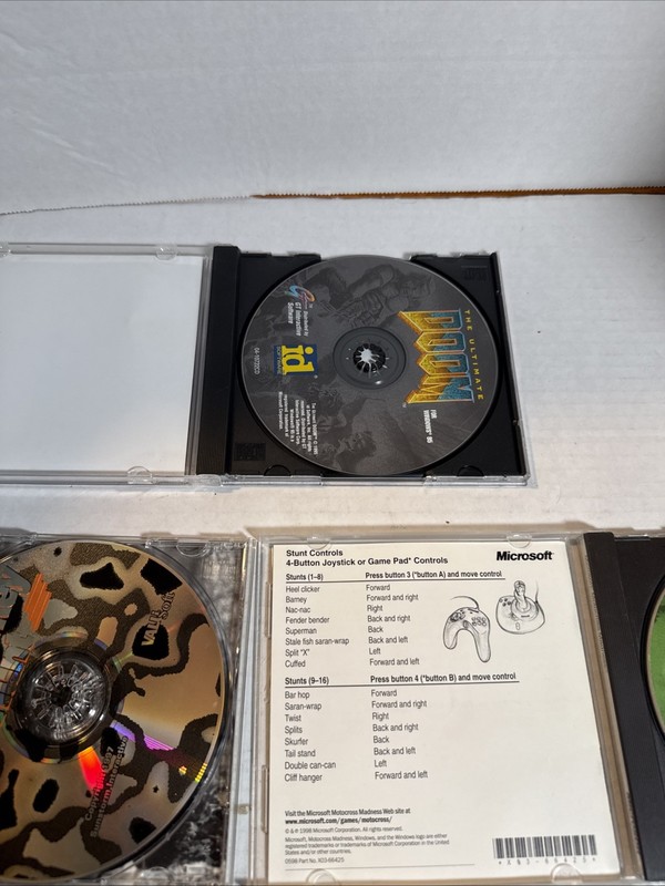Vintage Windows 95 98 XP PC Software Games Doom Motocross Arcade Hunting gallery