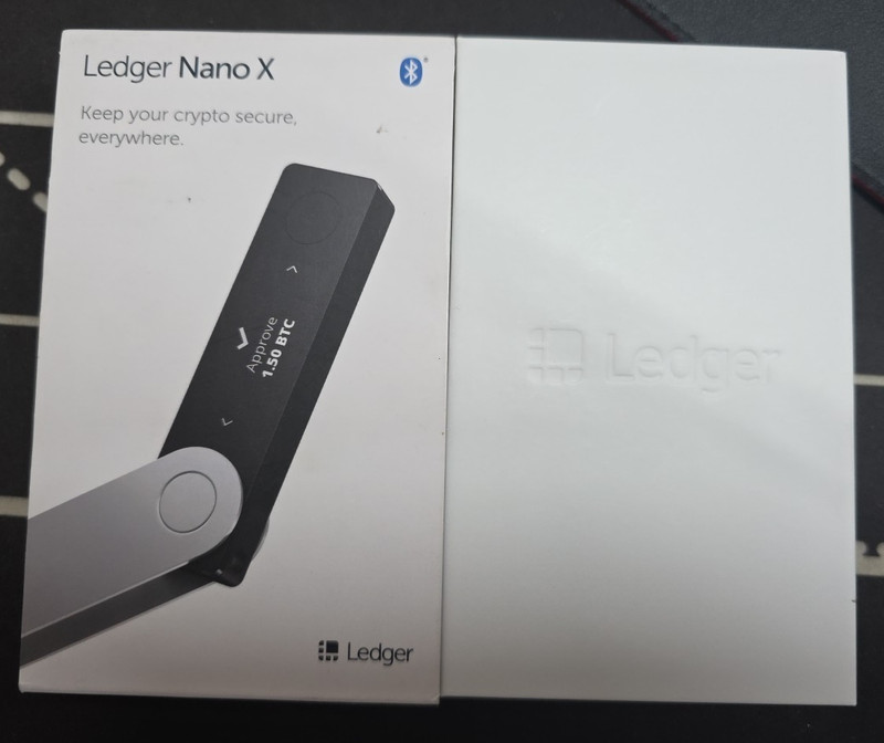Ledger Nano X - Secure and Manage Your Crypto & NFTs - Black gallery