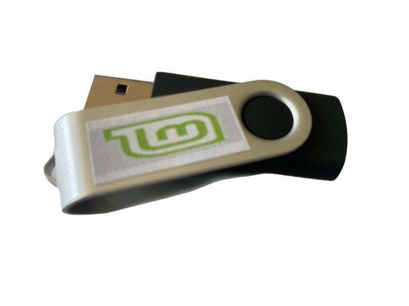 Linux Mint 20 “Ulyana” – Cinnamon (64-bit) Bootable USB Thumb Flash Drive