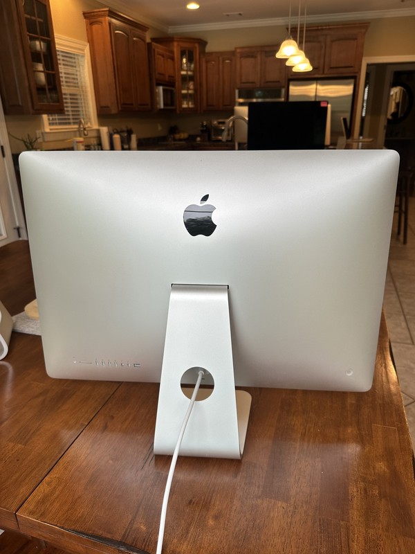 Apple iMac 27" (Late 2013) 3.4GHz i5, 8GB RAM, 2GB GPU, macOS Catalina gallery
