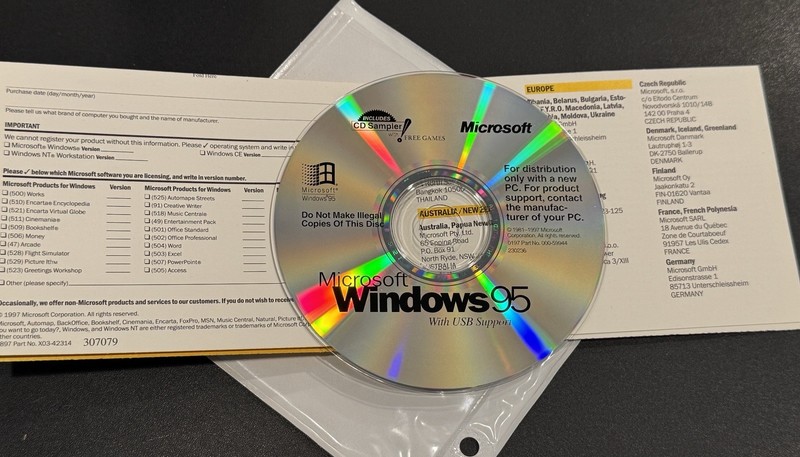 Microsoft Windows 95 Installation CD CD-ROM with USB Support – NO PRODUCT KEY