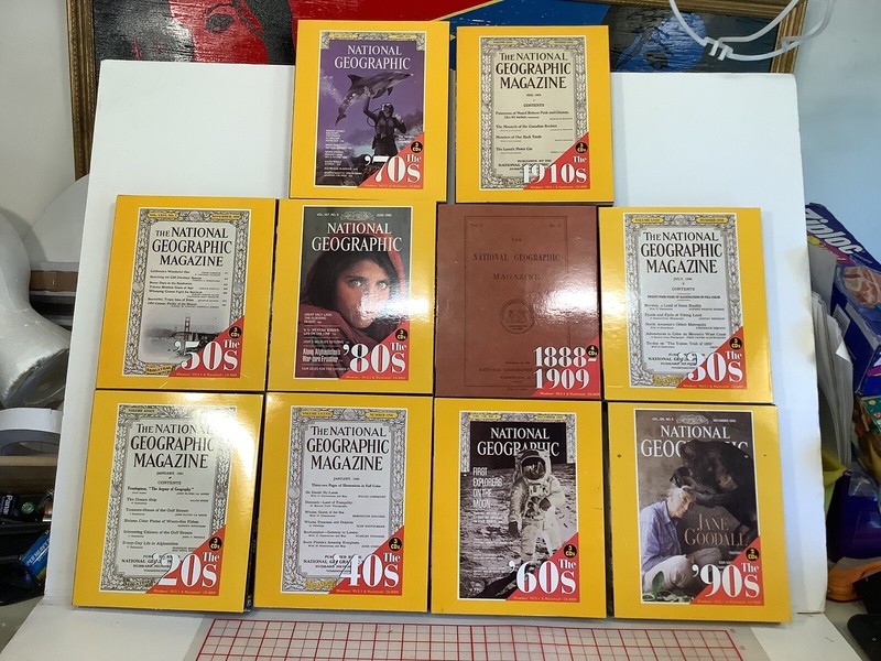 Lot Of 13 national geographic magazine cd rom 1800s-90s Great Condition