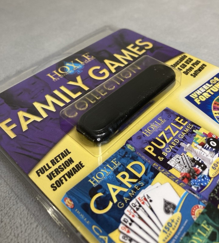HOYLE FAMILY GAMES COLLECTION 4GB USB DRIVE PLUS SOFTWARE FULL GAMES BRAND New! gallery