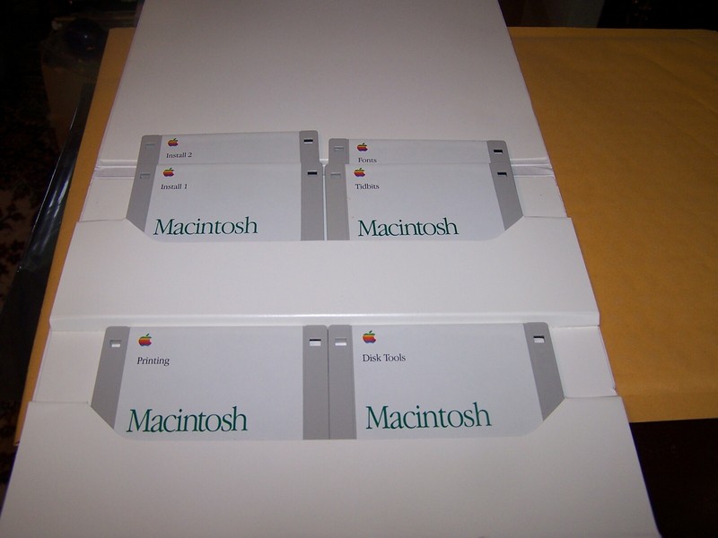 Macintosh 7.0.1 OS Disk Install Set P/N 914-0363-B