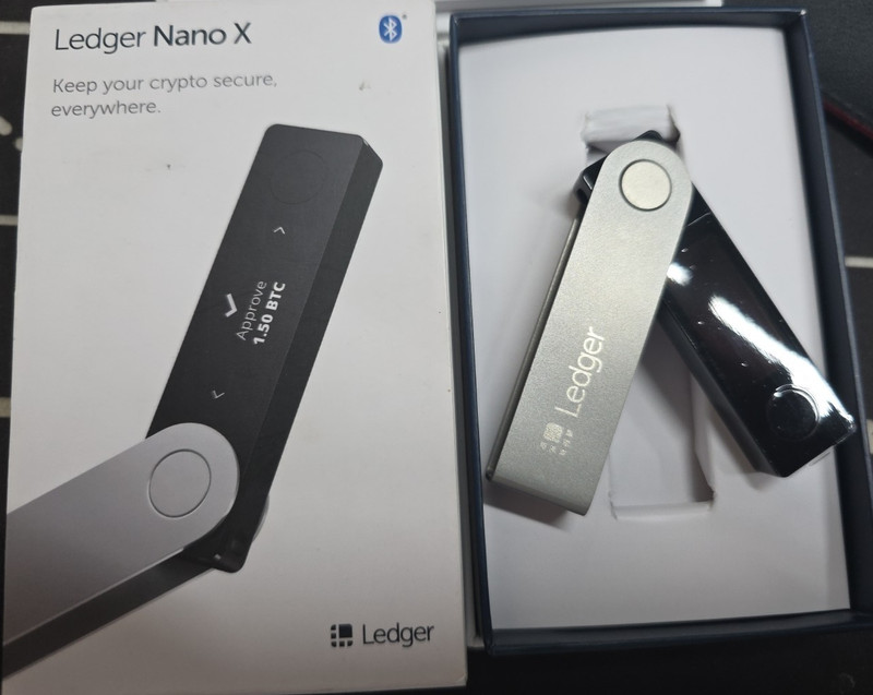 Ledger Nano X - Secure and Manage Your Crypto & NFTs - Black gallery