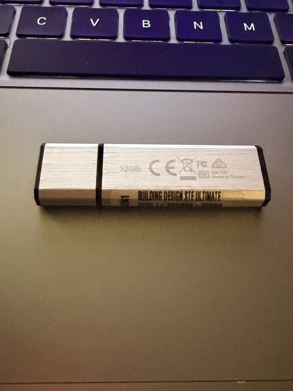 Autodesk Building Design Suite Ultimate 2013 USB FLASH DRIVE