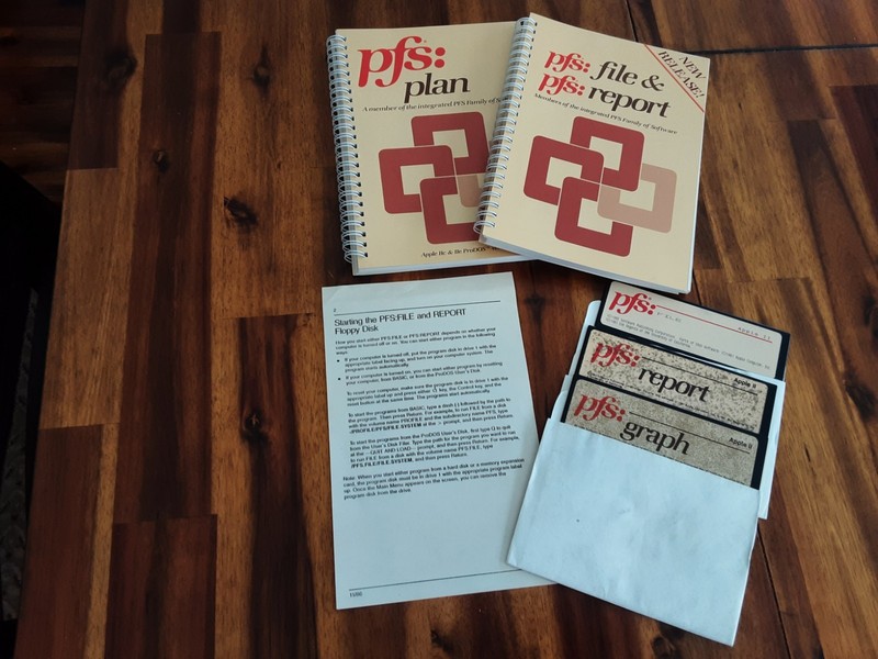 Vintage Apple II PFS: workmates Software & Manuals