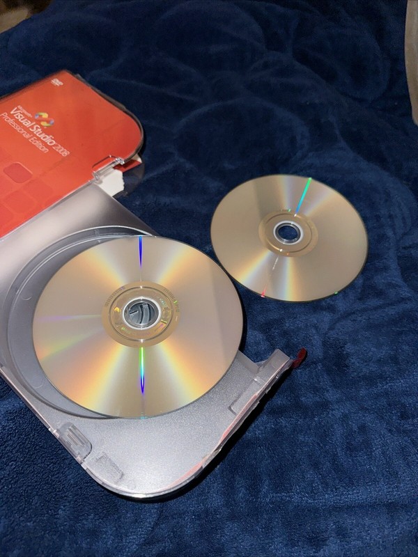 Microsoft Visual Studio 2008 Professional, SKU C5E-00245 + SQL Server 2005 w/key gallery