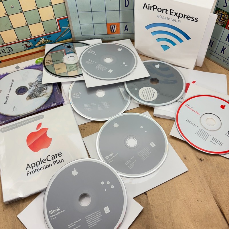 Lot Vtg Mac Software Discs, Restore Macintosh OS 9.2.2 OSX 10 and Others