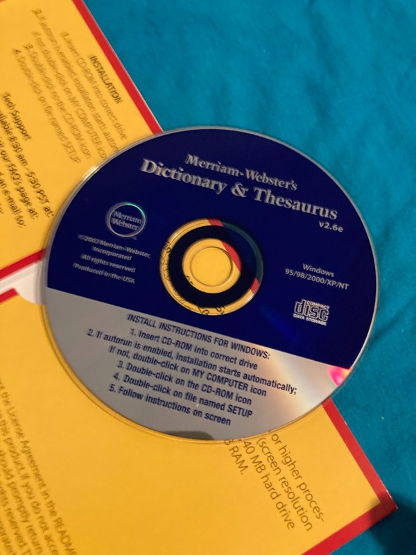 Merriam Webster Dictionary And Thesaurus PC CDRom RARE Version 2.6e Win 95/98/XP gallery