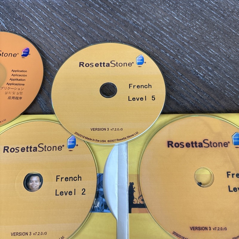 Rosetta Stone® Version 3 : French Level 1,2,3,4 & 5 Set gallery