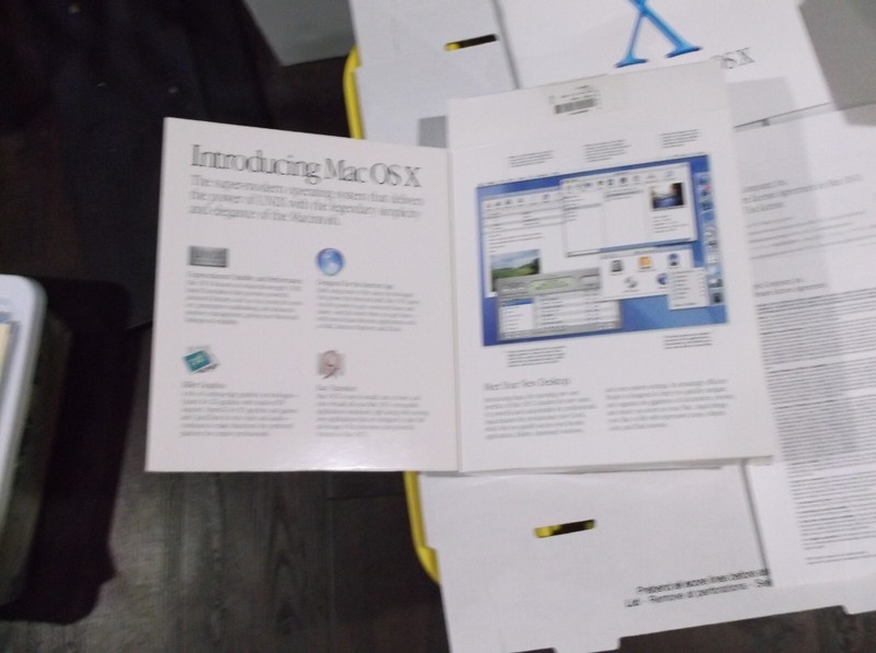 Mac OS X 10.1 retail with OS 9.1 disk in box gallery