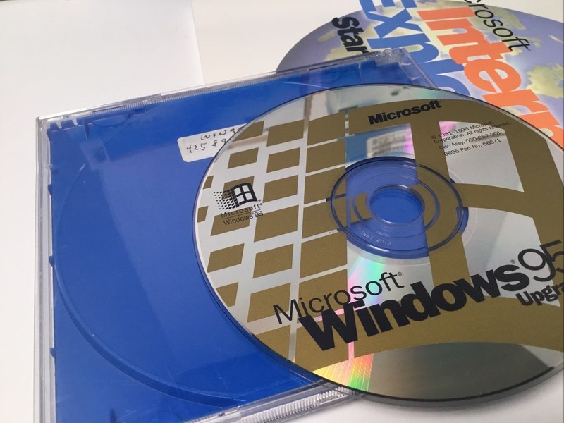 Microsoft Windows 95 Upgrade Kit Internet Explorer Starter Kit. gallery